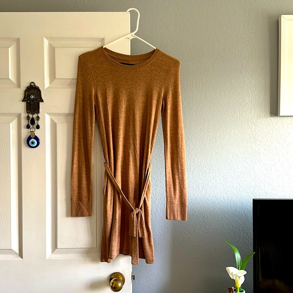 Abercrombie tan sweater dress, never worn. Size XS